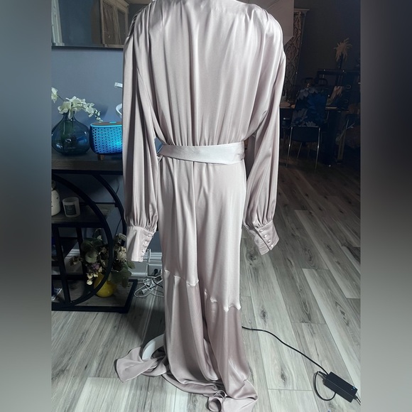 Elegant Mauve Maxi Dress EUC elegant scandigirl satin formal evening silver tan - Picture 7 of 8